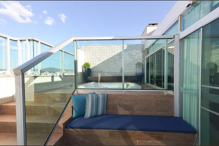 Apartamento à venda com 192m², 4 quartos e 3 vagas Apartamento à venda com 192m², 4 quartos e 3 vagasÁrea comum