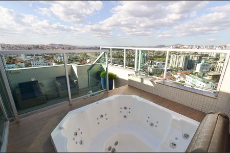 Apartamento à venda com 192m², 4 quartos e 3 vagas Apartamento à venda com 192m², 4 quartos e 3 vagasÁrea comum