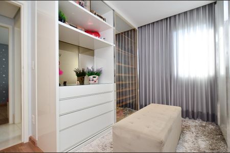 Apartamento à venda com 192m², 4 quartos e 3 vagas Apartamento à venda com 192m², 4 quartos e 3 vagasQuarto 2