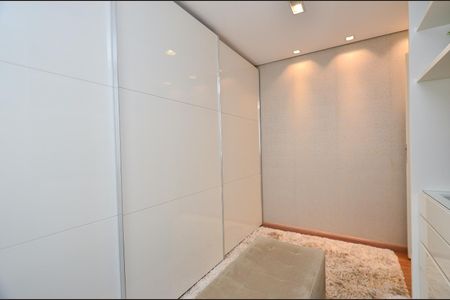 Apartamento à venda com 192m², 4 quartos e 3 vagas Apartamento à venda com 192m², 4 quartos e 3 vagasQuarto 2