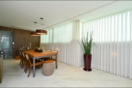 Apartamento à venda com 192m², 4 quartos e 3 vagas Apartamento à venda com 192m², 4 quartos e 3 vagasÁrea comum