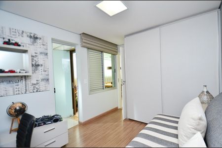 Apartamento à venda com 192m², 4 quartos e 3 vagas Apartamento à venda com 192m², 4 quartos e 3 vagasQuarto Cobertura