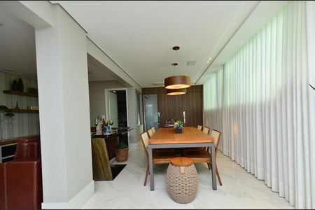 Apartamento à venda com 192m², 4 quartos e 3 vagas Apartamento à venda com 192m², 4 quartos e 3 vagasÁrea comum