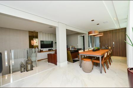 Apartamento à venda com 192m², 4 quartos e 3 vagas Apartamento à venda com 192m², 4 quartos e 3 vagasÁrea comum