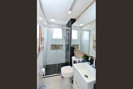 Apartamento à venda com 192m², 4 quartos e 3 vagas Apartamento à venda com 192m², 4 quartos e 3 vagasBanheiro Social