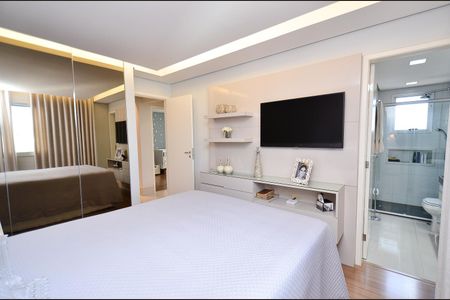 Apartamento à venda com 192m², 4 quartos e 3 vagas Apartamento à venda com 192m², 4 quartos e 3 vagasSuite