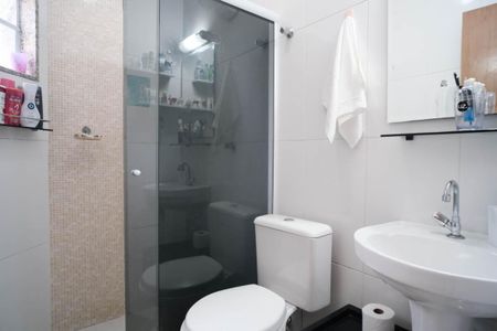 Casa à venda com 135m², 2 quartos e 4 vagasBanheiro da Suíte 2