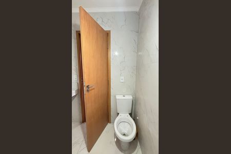 Casa à venda com 110m², 2 quartos e 2 vagas Casa à venda com 110m², 2 quartos e 2 vagasBanheiro da Suíte 1