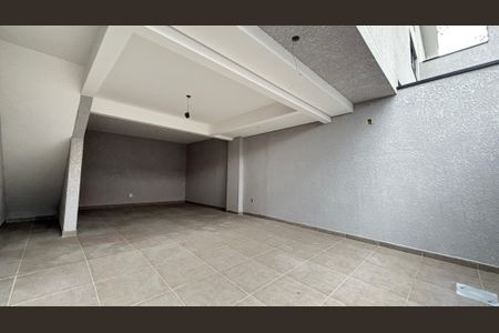 Casa à venda com 111m², 2 quartos e 2 vagas Casa à venda com 111m², 2 quartos e 2 vagasGaragem