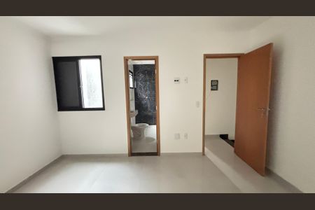 Casa à venda com 111m², 2 quartos e 2 vagas Casa à venda com 111m², 2 quartos e 2 vagasSuite