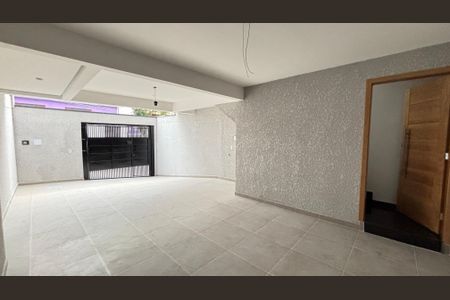 Casa à venda com 111m², 2 quartos e 2 vagas Casa à venda com 111m², 2 quartos e 2 vagasGaragem