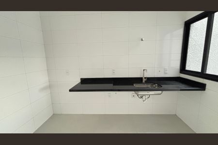 Casa à venda com 111m², 2 quartos e 2 vagas Casa à venda com 111m², 2 quartos e 2 vagasCozinha