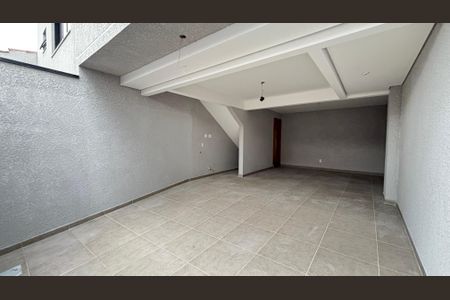 Casa à venda com 111m², 2 quartos e 2 vagas Casa à venda com 111m², 2 quartos e 2 vagasGaragem