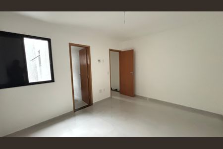 Casa à venda com 111m², 2 quartos e 2 vagas Casa à venda com 111m², 2 quartos e 2 vagasSuite
