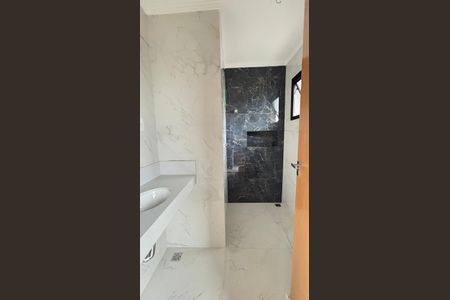 Casa à venda com 111m², 2 quartos e 2 vagas Casa à venda com 111m², 2 quartos e 2 vagasBanheiro da Suíte 2