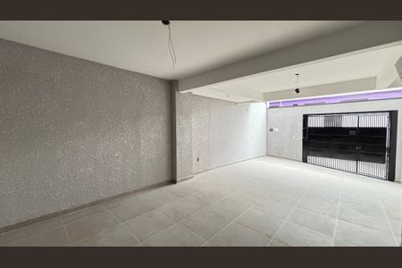 Casa à venda com 111m², 2 quartos e 2 vagas Casa à venda com 111m², 2 quartos e 2 vagasGaragem