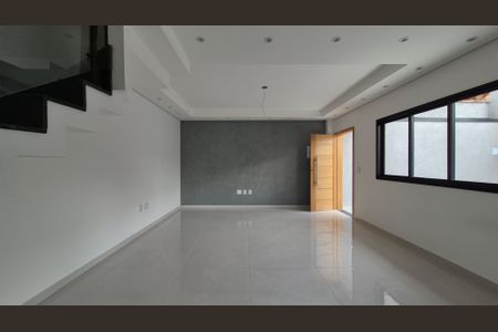 Casa à venda com 77m², 2 quartos e 2 vagas Casa à venda com 77m², 2 quartos e 2 vagasSala