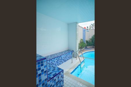 Casa à venda com 585m², 4 quartos e 3 vagas Casa à venda com 585m², 4 quartos e 3 vagasEspaço sauna