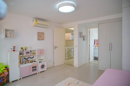 Casa à venda com 585m², 4 quartos e 3 vagas Casa à venda com 585m², 4 quartos e 3 vagasSuíte 2