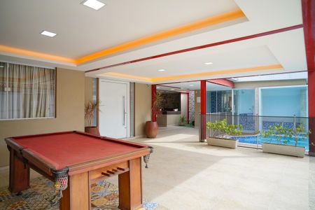 Casa à venda com 585m², 4 quartos e 3 vagas Casa à venda com 585m², 4 quartos e 3 vagasÁrea Privativa