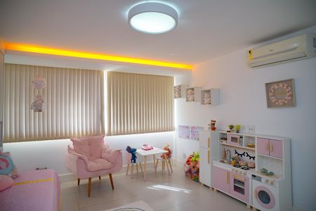 Casa à venda com 585m², 4 quartos e 3 vagas Casa à venda com 585m², 4 quartos e 3 vagasSuíte 2