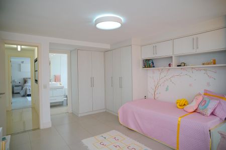 Casa à venda com 585m², 4 quartos e 3 vagas Casa à venda com 585m², 4 quartos e 3 vagasSuíte 2