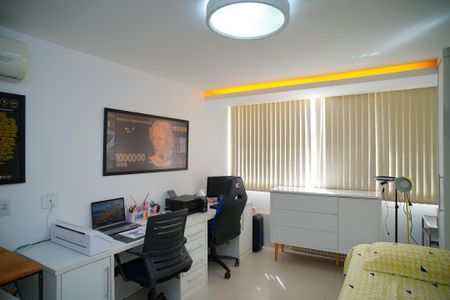 Casa à venda com 585m², 4 quartos e 3 vagas Casa à venda com 585m², 4 quartos e 3 vagasSuíte 3