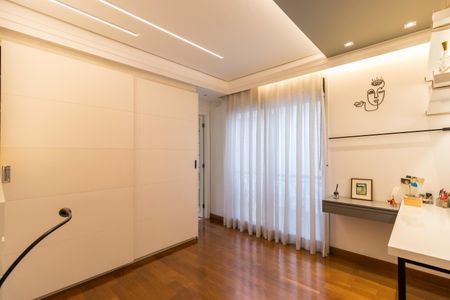 Casa de condomínio para alugar com 380m², 4 quartos e 4 vagas Casa de condomínio para alugar com 380m², 4 quartos e 4 vagasQuarto