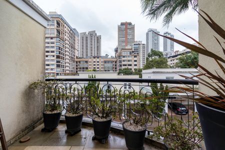 Casa de condomínio para alugar com 380m², 4 quartos e 4 vagas Casa de condomínio para alugar com 380m², 4 quartos e 4 vagasVaranda da Sala