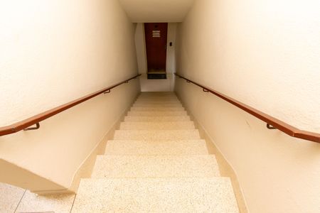Apartamento à venda com 57m², 2 quartos e 1 vaga Apartamento à venda com 57m², 2 quartos e 1 vagaÁrea comum - Escada