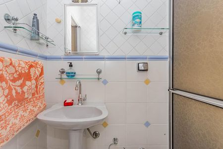 Casa à venda com 290m², 4 quartos e 3 vagasCasa- Banheiro 