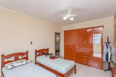 Casa à venda com 290m², 4 quartos e 3 vagasCasa- Quarto