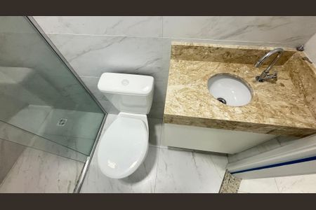 Apartamento à venda com 69m², 2 quartos e 1 vaga Apartamento à venda com 69m², 2 quartos e 1 vagaBanheiro da Suíte