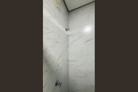 Apartamento à venda com 69m², 2 quartos e 1 vaga Apartamento à venda com 69m², 2 quartos e 1 vagaBanheiro da Suíte