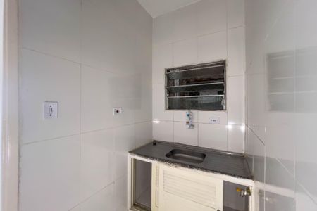 Cozinha de kitnet/studio para alugar com 1 quarto, 25m² em Liberdade, São Paulo