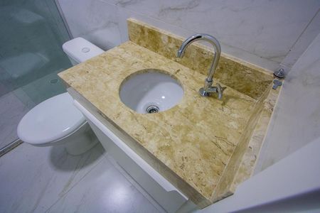 Apartamento à venda com 74m², 2 quartos e 1 vaga Apartamento à venda com 74m², 2 quartos e 1 vagaBanheiro social