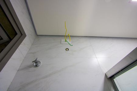 Apartamento à venda com 74m², 2 quartos e 1 vaga Apartamento à venda com 74m², 2 quartos e 1 vagaBanheiro social