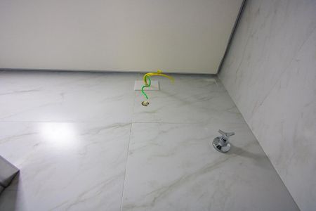 Apartamento à venda com 74m², 2 quartos e 1 vaga Apartamento à venda com 74m², 2 quartos e 1 vagaBanheiro Suíte