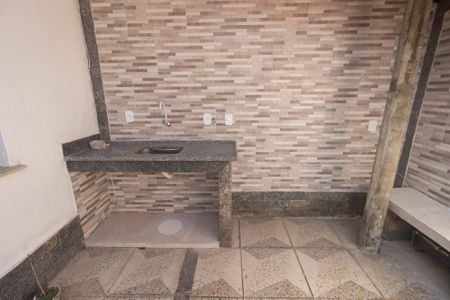 Casa para alugar com 90m², 2 quartos e 2 vagas Casa para alugar com 90m², 2 quartos e 2 vagasQuintal