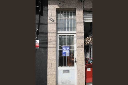 Casa para alugar com 38m², 2 quartos e sem vaga Casa para alugar com 38m², 2 quartos e sem vagaFachada