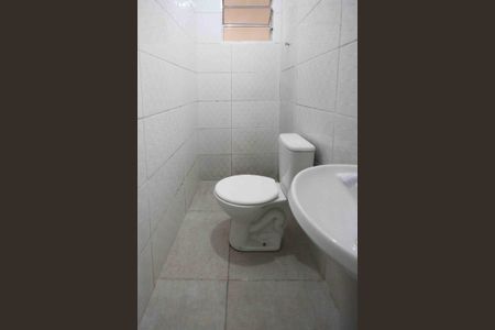 Casa para alugar com 38m², 2 quartos e sem vaga Casa para alugar com 38m², 2 quartos e sem vagaBanheiro