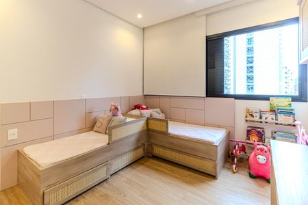 Apartamento à venda com 245m², 4 quartos e 3 vagasSuíte 2