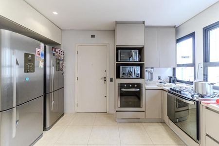 Apartamento à venda com 245m², 4 quartos e 3 vagasCozinha