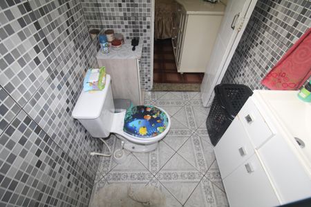 Casa à venda com 172m², 4 quartos e 2 vagasBanheiro 2