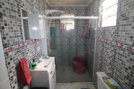 Casa à venda com 172m², 4 quartos e 2 vagasBanheiro 2