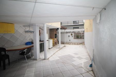 Casa à venda com 172m², 4 quartos e 2 vagasÁrea de Serviço