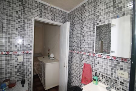 Casa à venda com 172m², 4 quartos e 2 vagasBanheiro 2