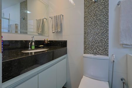 Apartamento à venda com 105m², 4 quartos e 2 vagas Apartamento à venda com 105m², 4 quartos e 2 vagasBanheiro da Suíte
