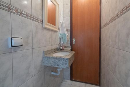 Casa à venda com 172m², 3 quartos e 2 vagas Casa à venda com 172m², 3 quartos e 2 vagasLavabo