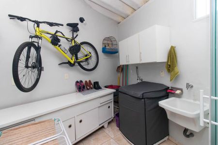 Casa à venda com 189m², 3 quartos e 2 vagas Casa à venda com 189m², 3 quartos e 2 vagasÁrea de Serviço